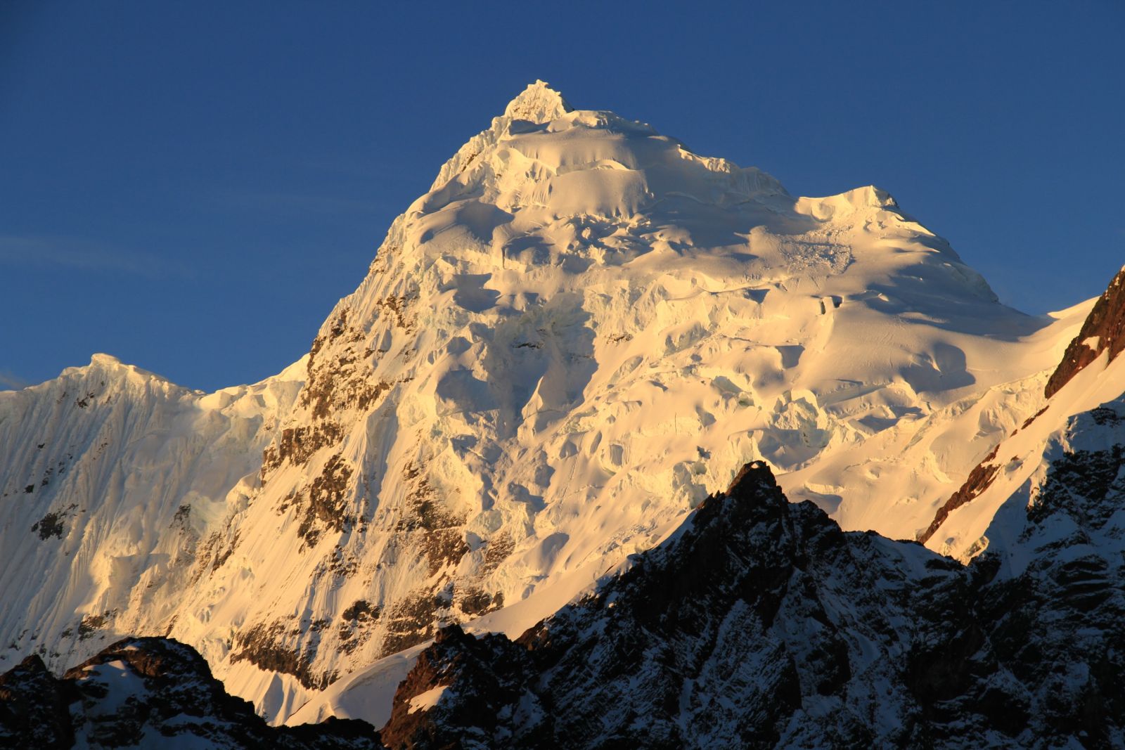 Nevado Huantsan (6395 m), Cordillera Blanca