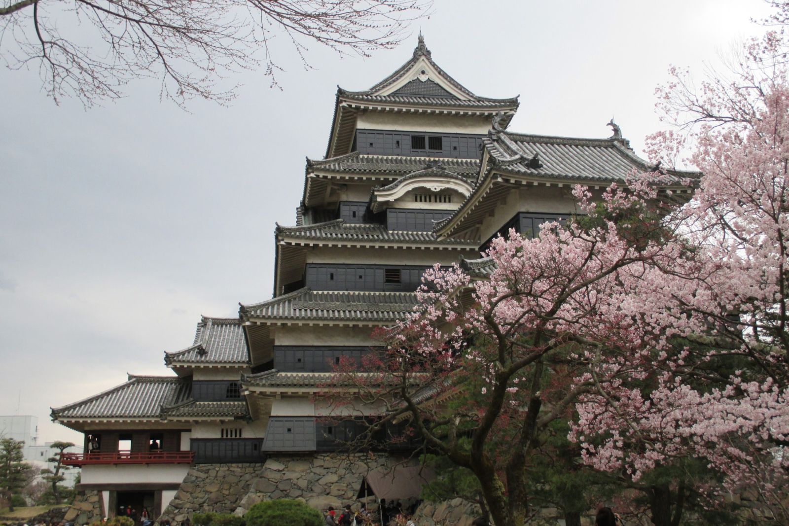 Die Krähenburg in Matsumoto ist eine der eindrucksvollsten Burgen Japans.