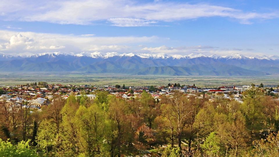 Kachetien Blick von Telawi auf den großen Kaukasus