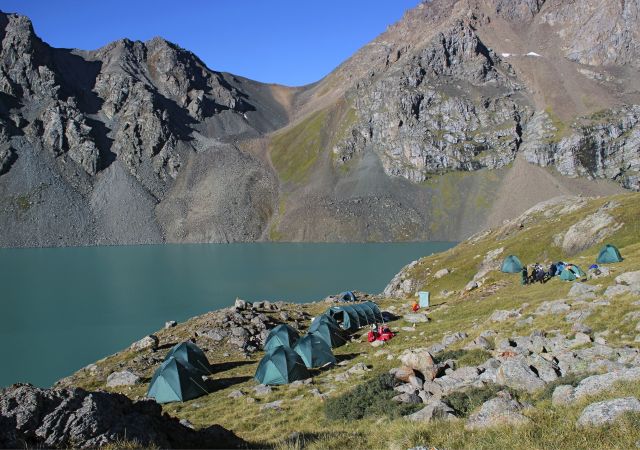 Camp am Alakul Gletschersee