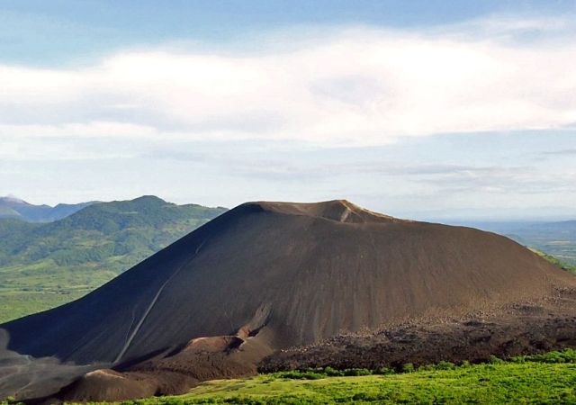 Sicht auf den Vulkan Cerro Negro