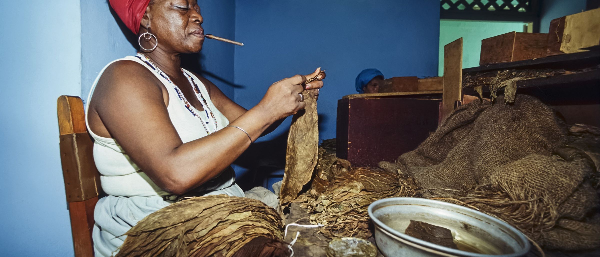 Kubanerin in einer Zigarrenfabrik