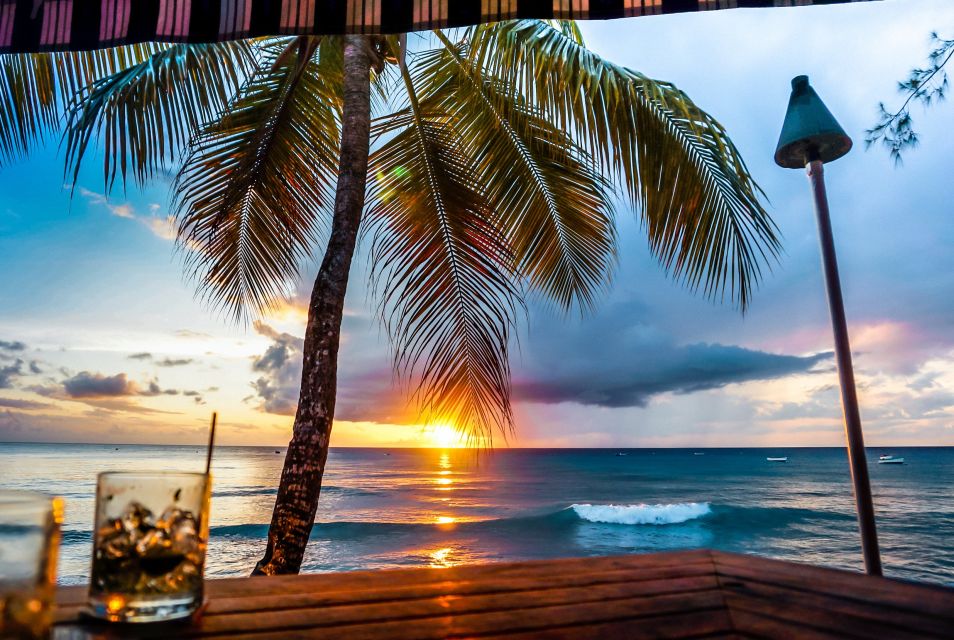 Sundowner am Strand auf Barbados