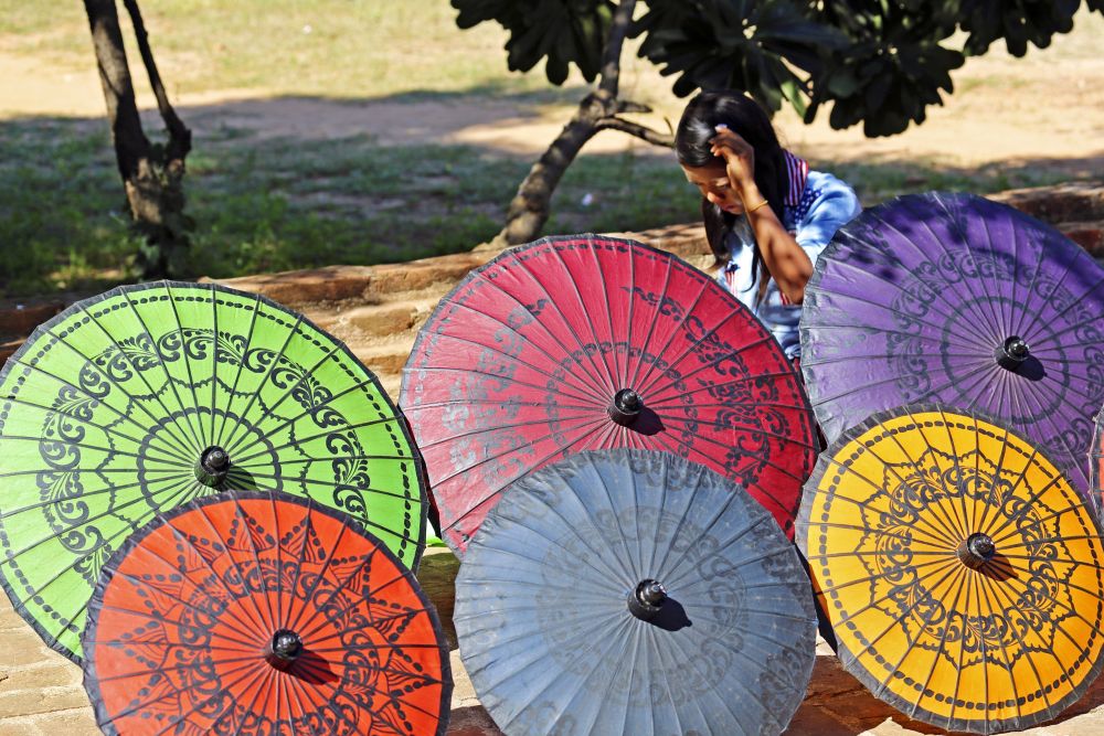 Handwerk der Schirmemacher in Bagan