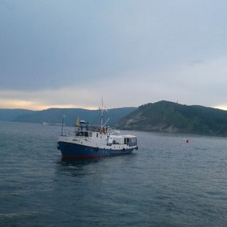 Schiff auf dem Baikalsee