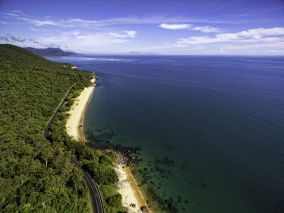 Küstenstraße entlang des Great Barrier Reef
