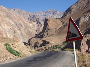 Straßenschuild Pamir Highway