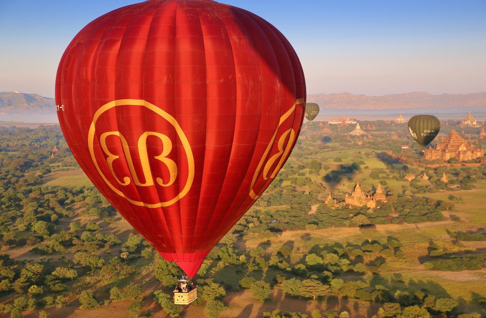 Ballonfahrt über das Pagodenfeld von Bagan