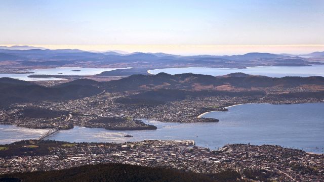 Blick über Hobart vom Mt Wellington, Tasmanien