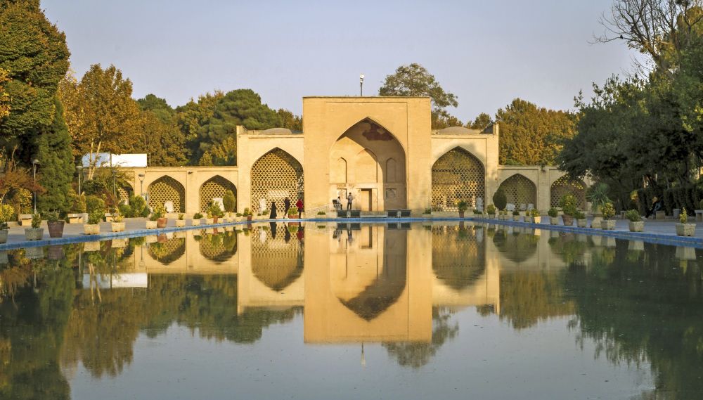 Eingang zum Gartenpalast Tschehel Sotun in Isfahan