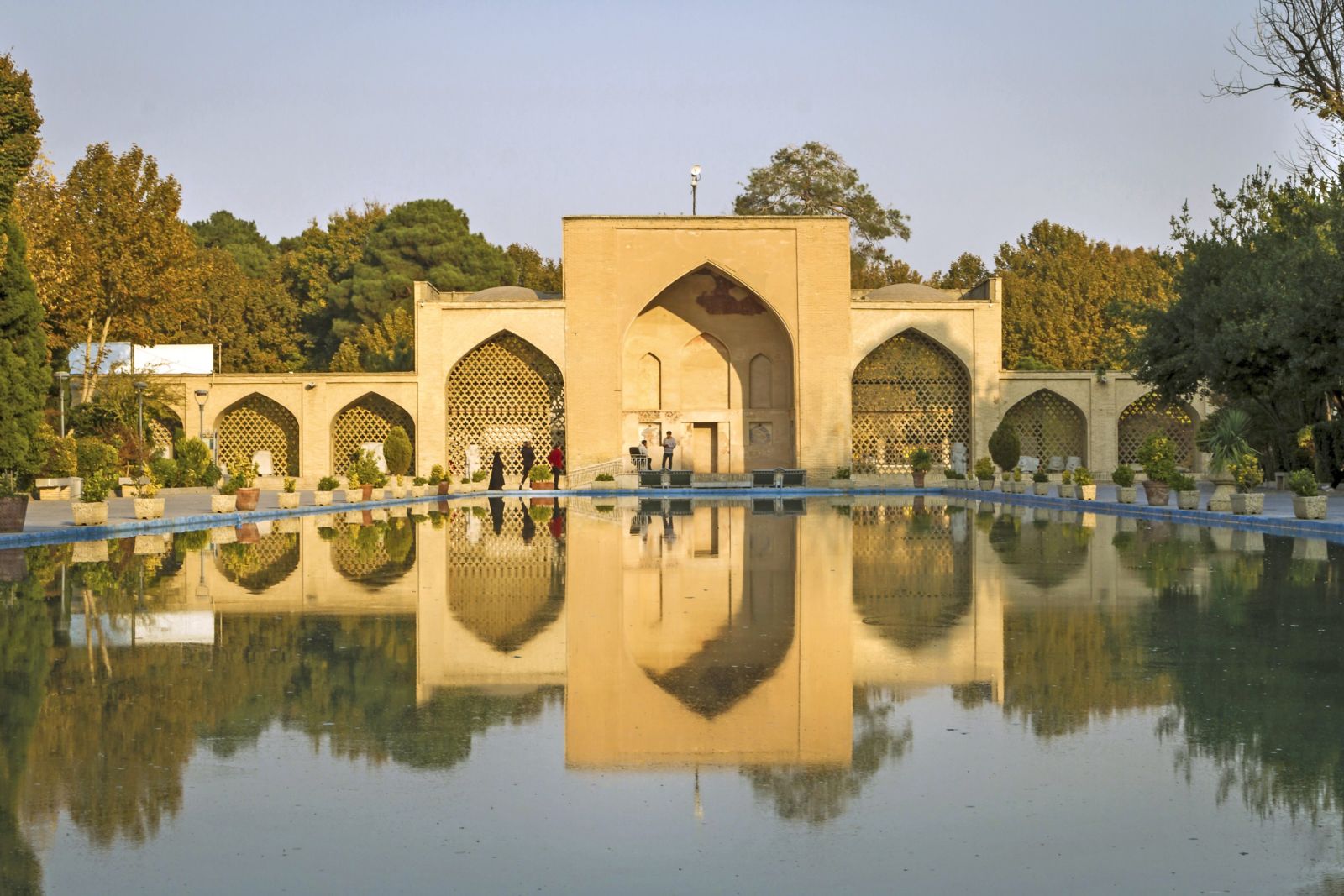 Eingang zum Gartenpalast Tschehel Sotun in Isfahan