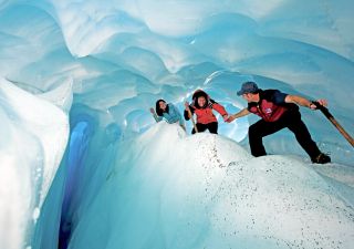 Durch eine Eisspalte auf dem Fox-Gletscher