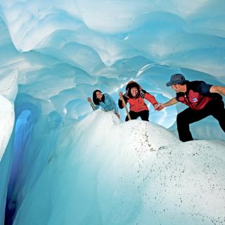 Durch eine Eisspalte auf dem Fox-Gletscher