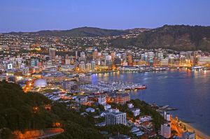 Der Hafen von Wellington am Abend