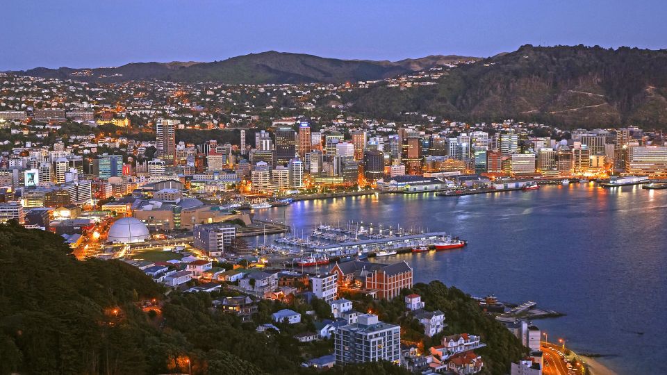 Der Hafen von Wellington am Abend