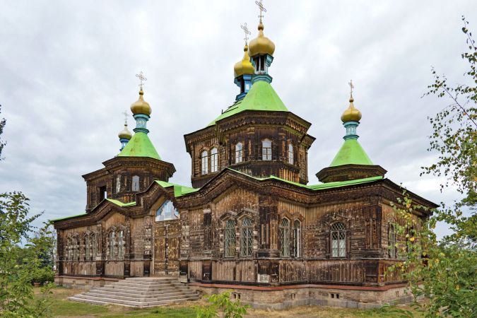 Karakul russisch-orthodoxe Kathedrale der Heiligen Dreieinigkeit © Diamir
