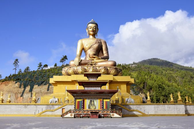 sitzender Buddha (Kuenselphodrang) in Thimphu © Diamir