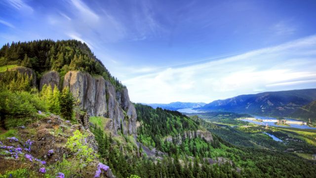 Blick vom Hamilton Mountain Trail über den Columbia River, Washington State