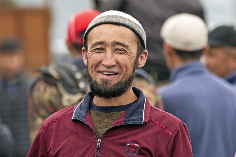 Lächelnder Kirgise