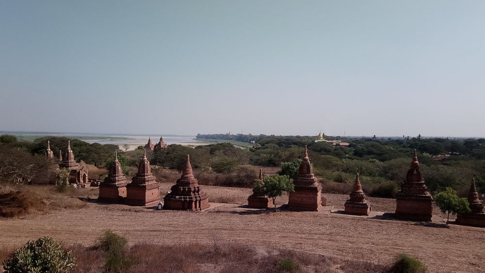Pagodenreihe in Bagan