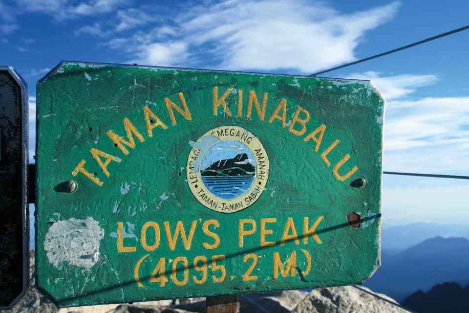 Gipfel des Mount Kinabalu, dem höchsten Berg Malaysias (4095 m)