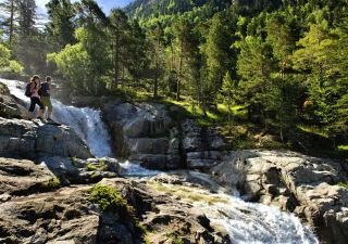 Wasserfall Sant Esperit im Nationalpark Aigüestortes. Vall de Boí, Pyrenäen