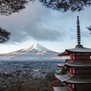 Die Chureito-Pagode mit Blick auf den Fuji-san