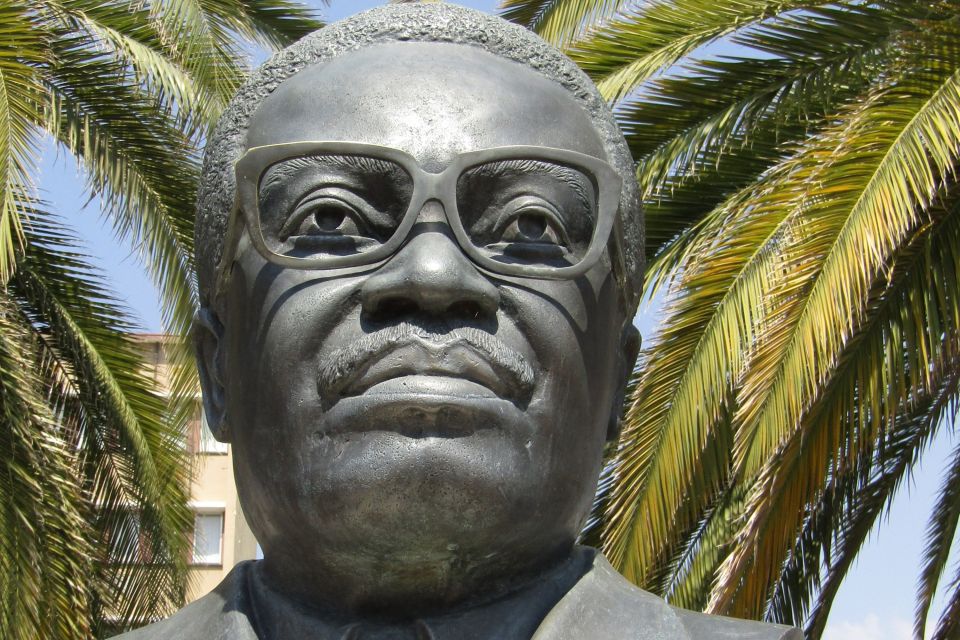 Statue von Agostinho Neto