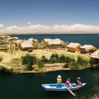 Schwimmende Inseln der Uros auf dem Titicacasee