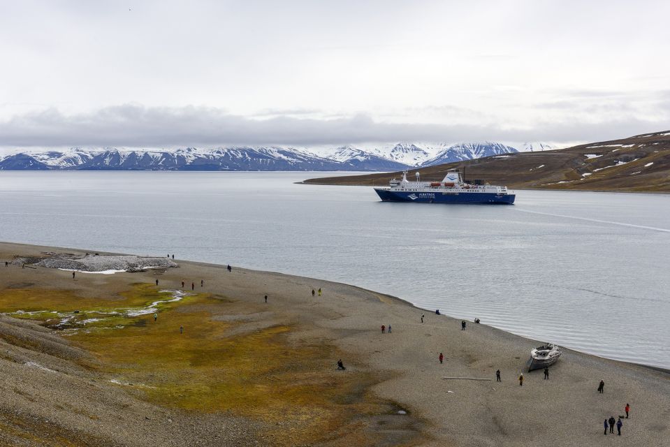 Die Ocean Atlantic vor Skansbukta, Svalbard