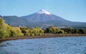 Vulkan Osorno vor dem  Llanquihue-See