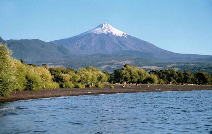 Vulkan Osorno vor dem  Llanquihue-See © Diamir