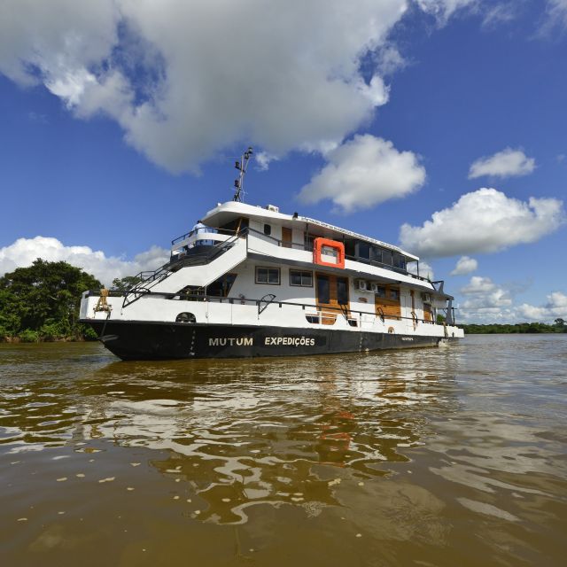 Hotelboot Barco Mutum im Pantanal unterwegs