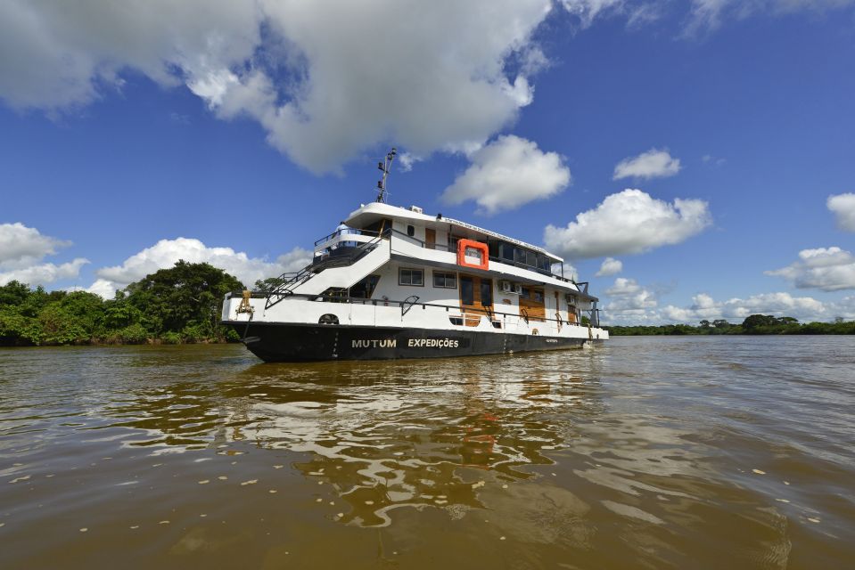 Hotelboot Barco Mutum im Pantanal unterwegs