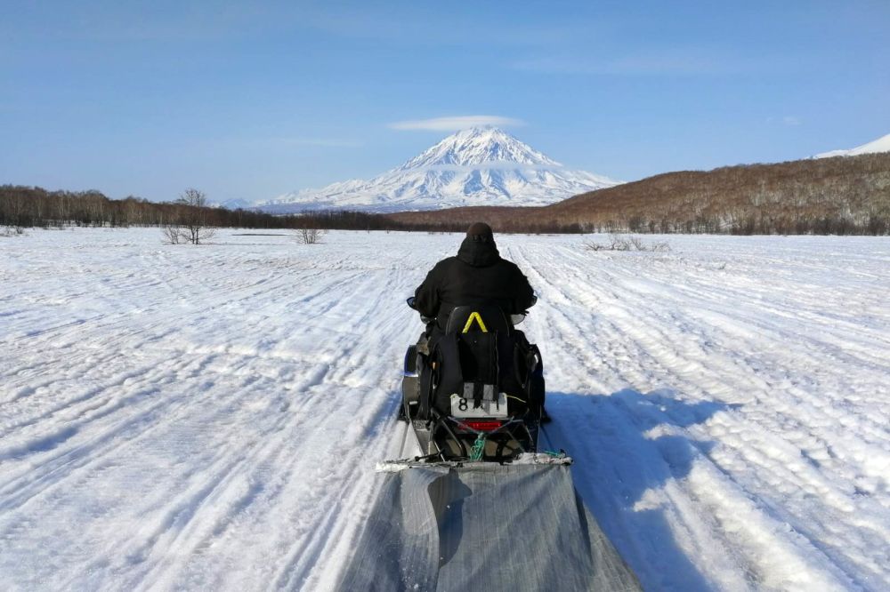 Motorschlittenfahrt in Richtung Awatschinski Vulkan auf Kamtschatka