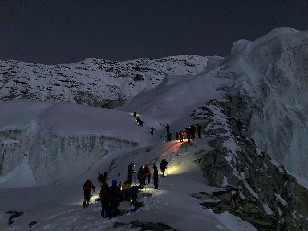 Die Besteigung des Island Peak beginnt zwischen 3 und 5 Uhr.