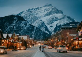 Banff Avenue im Winter; Cochrane