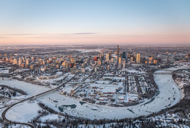 Ansicht des winterlichen Edmonton © Diamir
