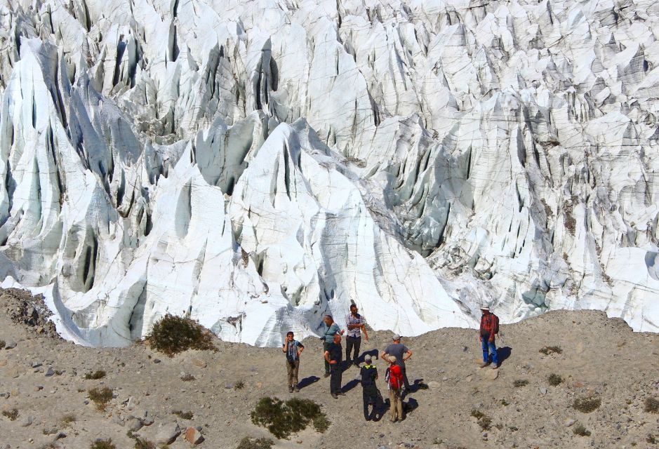 Wanderung entlang des Ghulkin-Gletschers