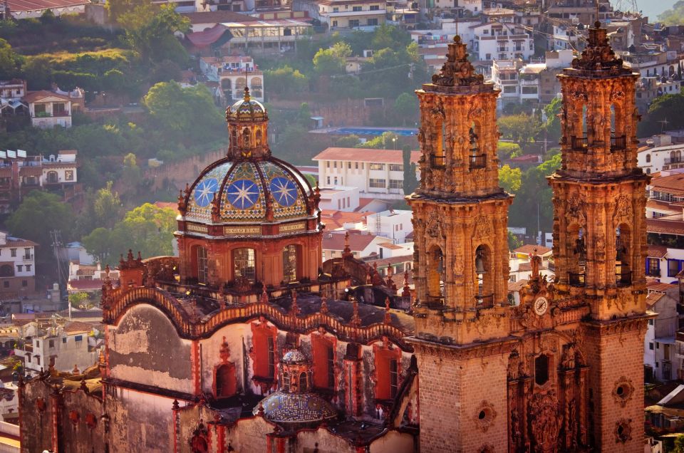 Wunderschöne Santa Prisca Kathedrale im unbekannten Taxco, einer Silberminenstadt