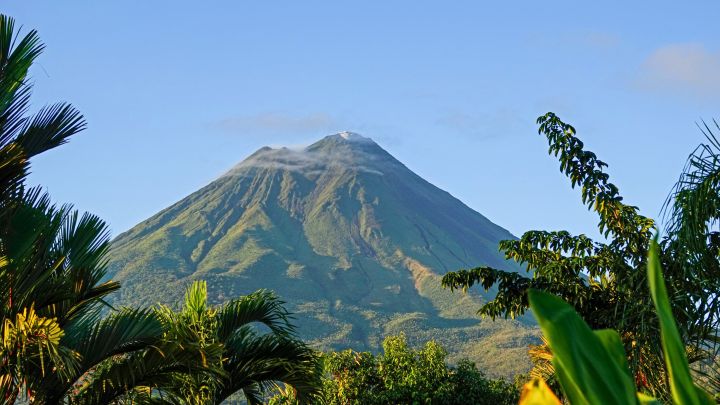 Die perfekte Silhouette des Vulkan Arenal in Costa Rica