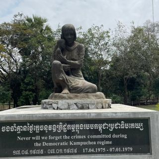 Mahnmal an die Leiden in der Regierungszeit der Khmer Rouge