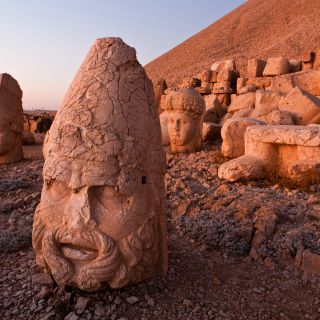 Die berühmten Skulpturen von Nemrut