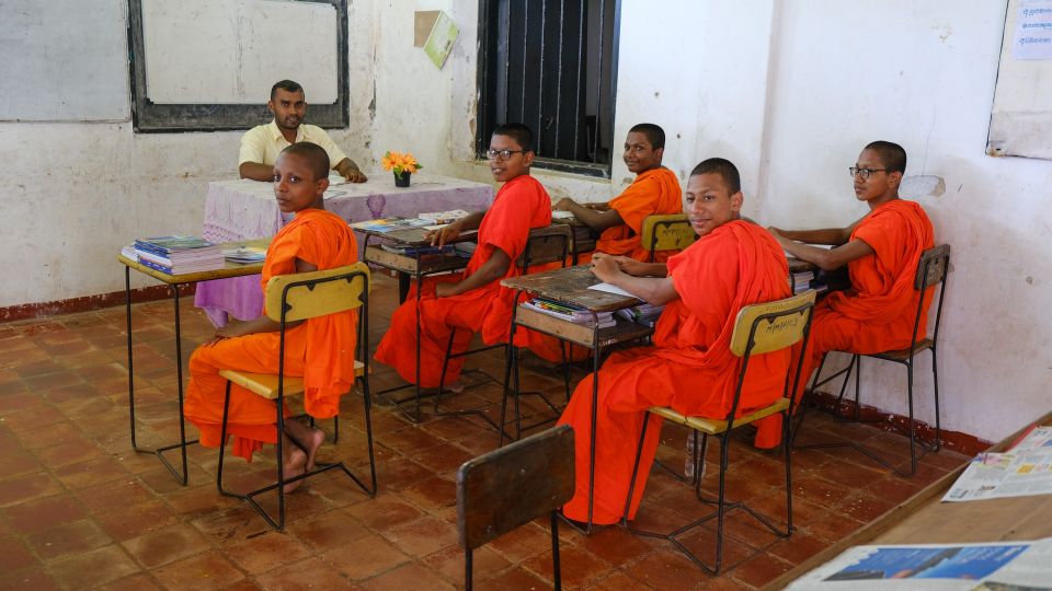 Junge Mönche in der Klosterschule