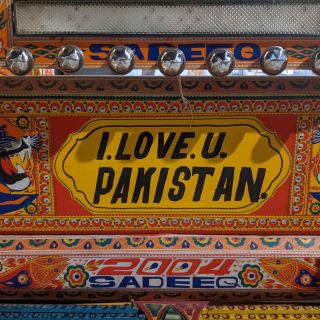 Detail an einem pakistanischen LKW
