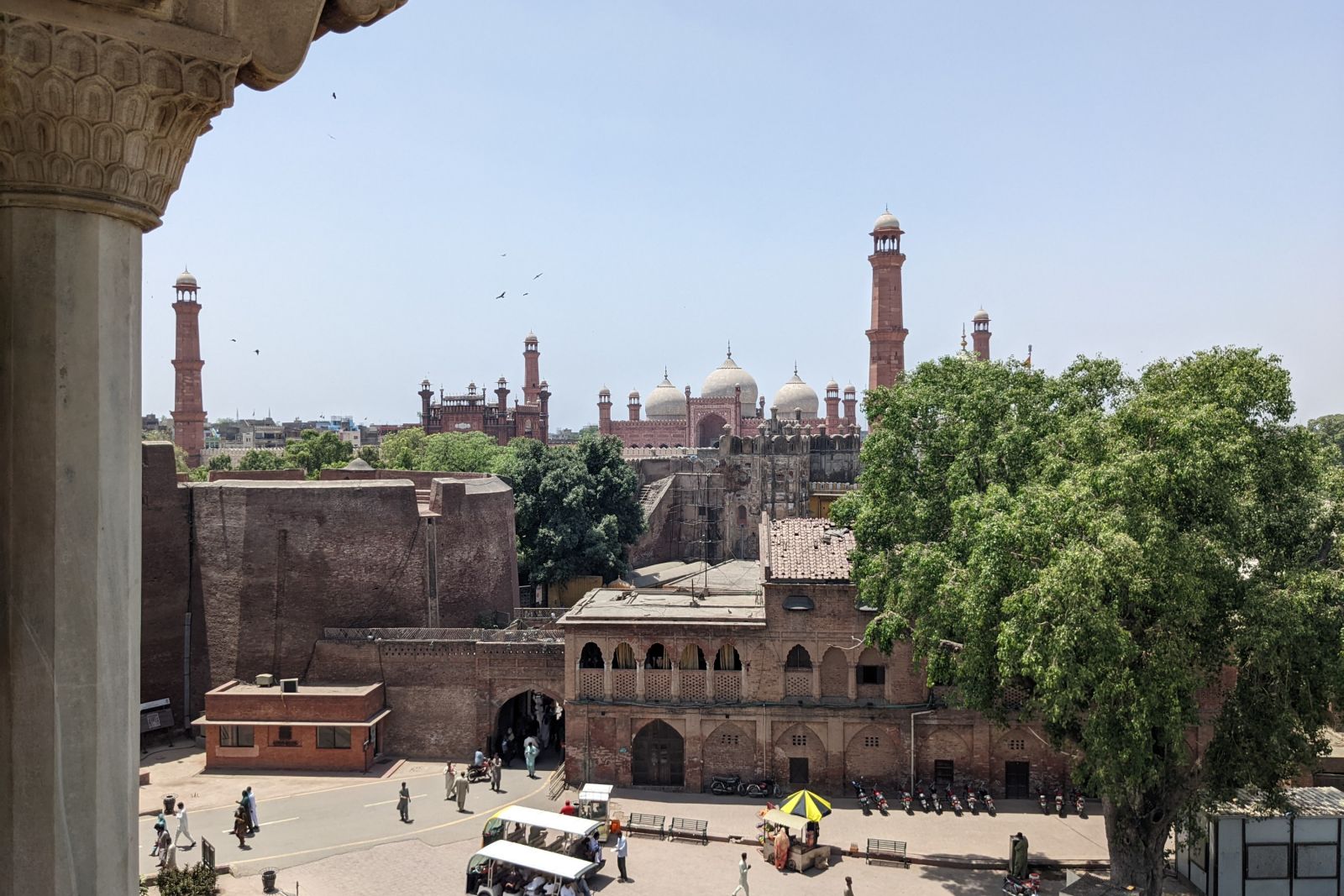 Blick auf die Badshahi-Moschee in Lahore