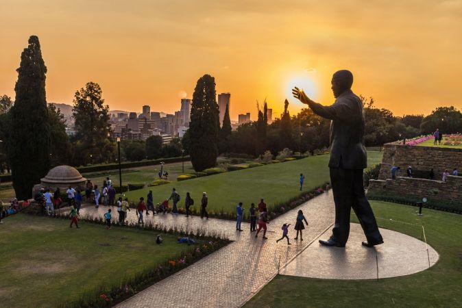Mandela-Statue vor dem Union Building in Pretoria © Diamir