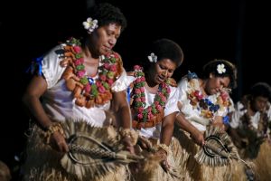 Fijianischer Tanz am Abend