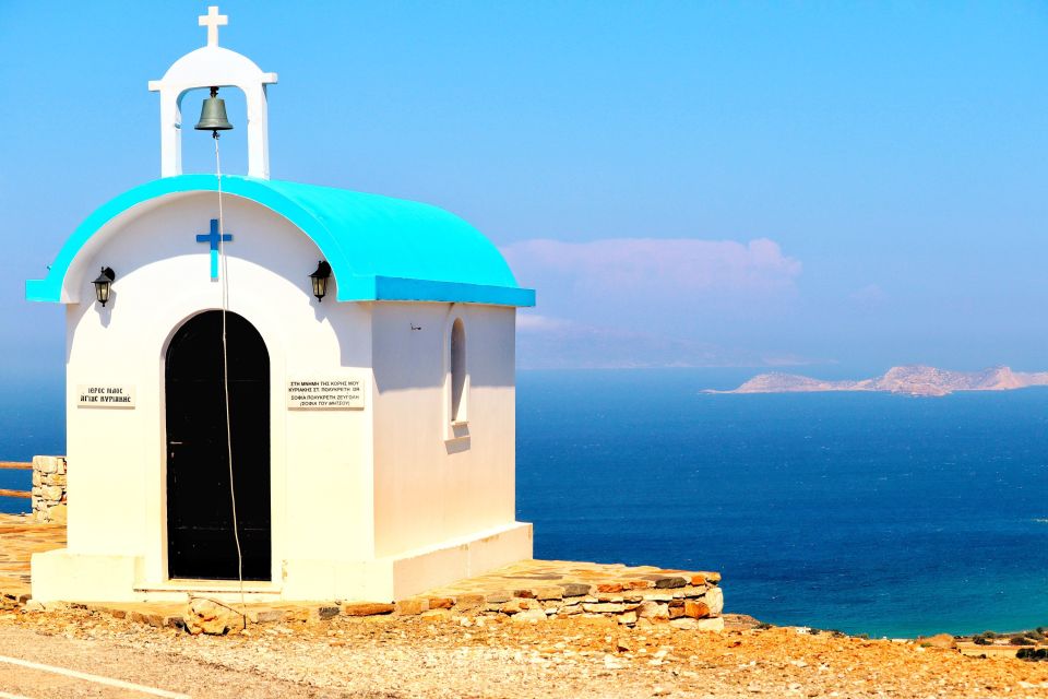 Kapelle oberhalb der azurblauen Ägäis, Naxos
