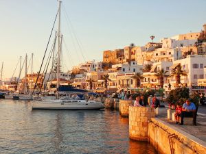 Am Hafen von Naxos-Stadt